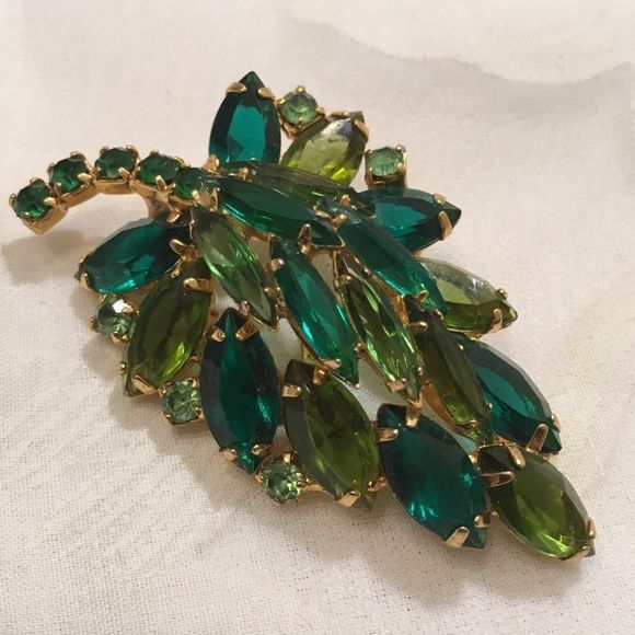 Vintage Shades Of Green Rhinestone Brooch - Picture 2 of 6